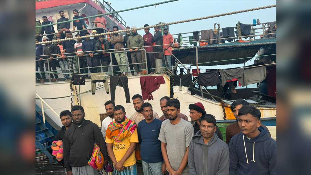 অবশেষে দেশের পথে বাংলাদেশ-ভারতের ১৮৫ জেলে, মাঝ সাগরে হস্তান্তর